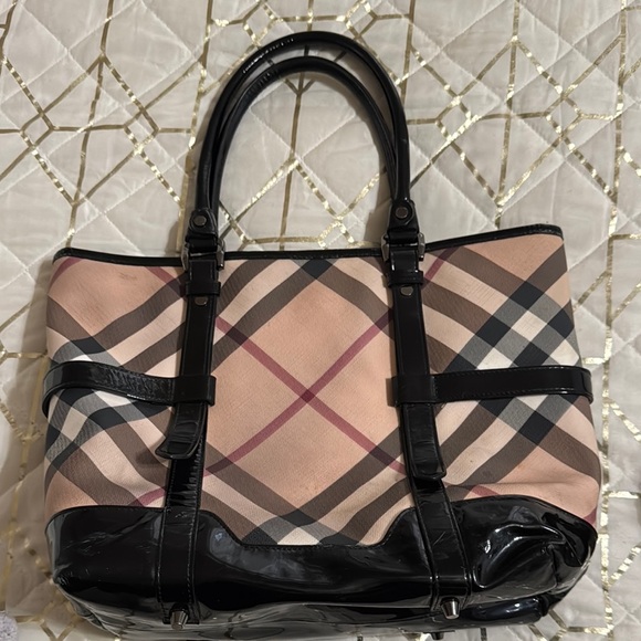 Authentic Burberry tote Elegant Beige Plaid Tote with Black Leather Accents - Picture 1 of 8